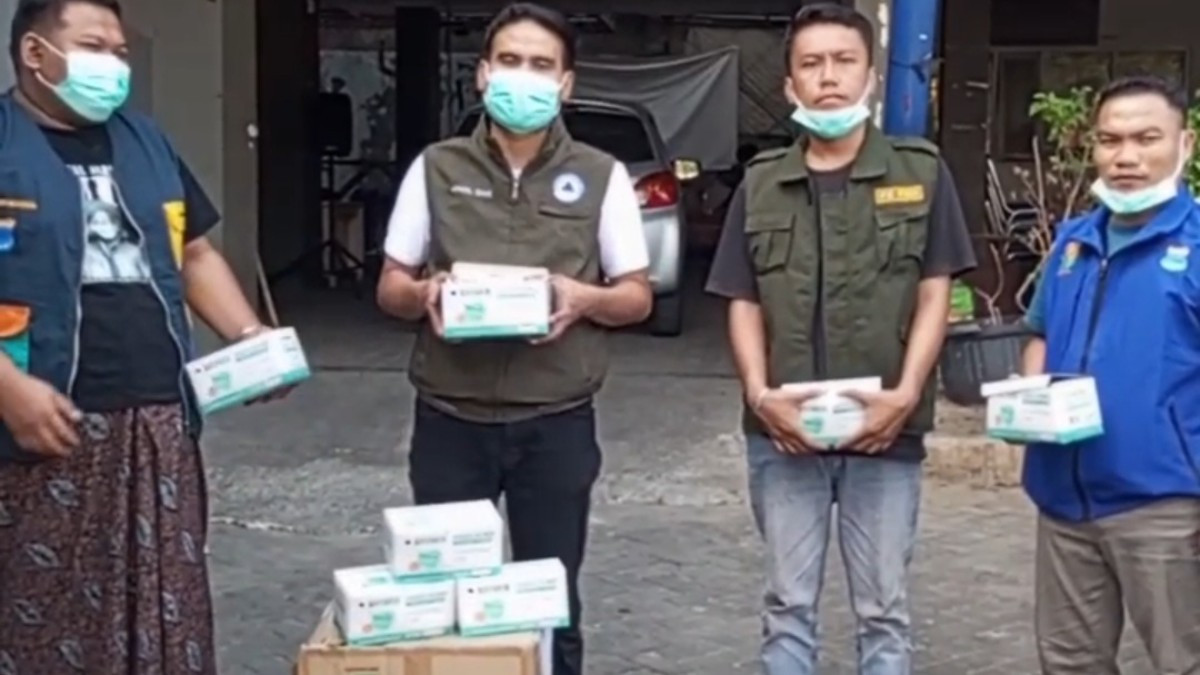 PMII Bagikan Masker Gratis Antisipasi Dampak Abu Vulkanik Anak Krakatau di Jakarta