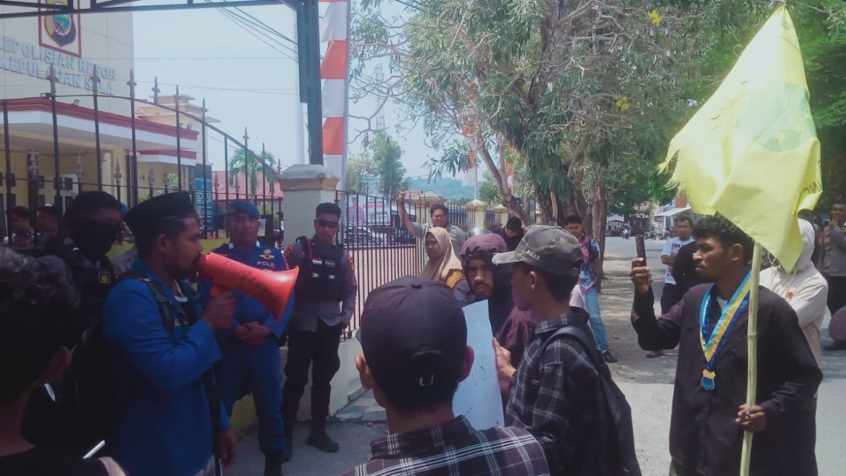 Aksi Jilid III Aliansi Kawata Bersatu dan OKP Cipayung Plus di Polres Kepulauan Sula Berujung Ricuh