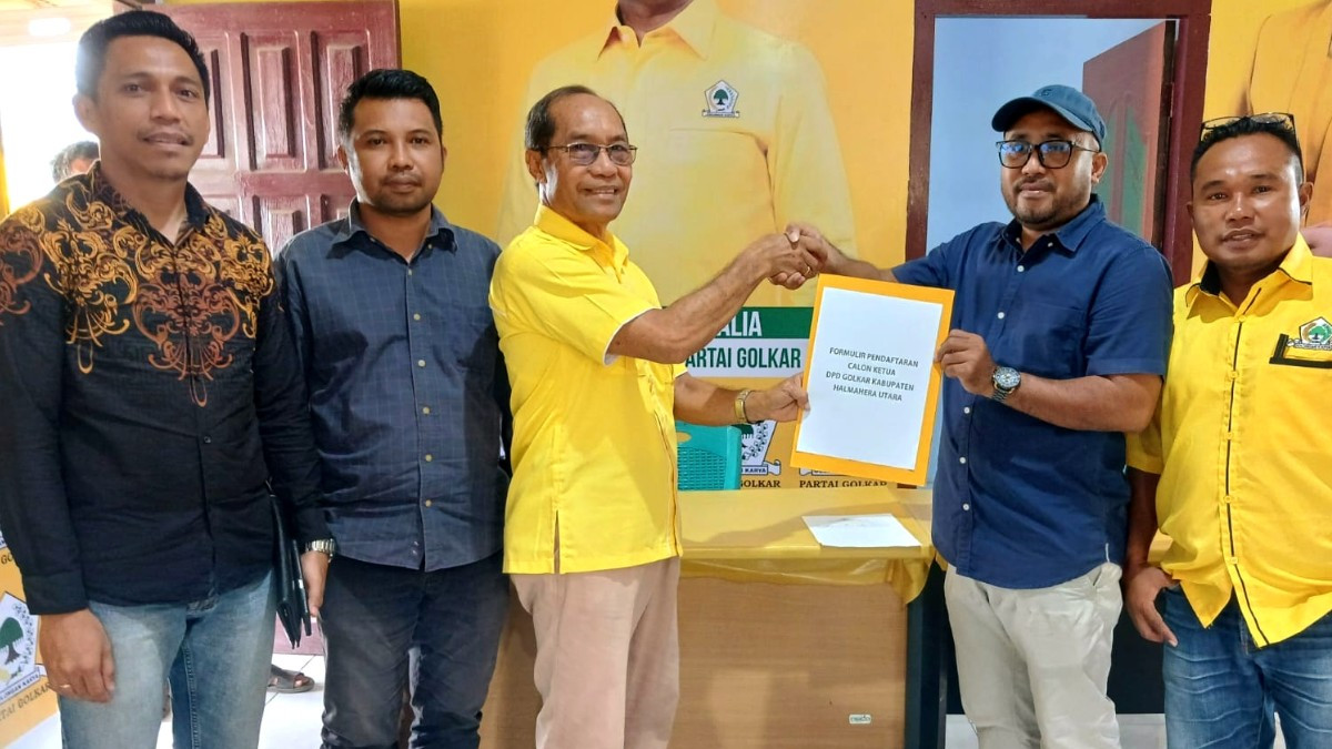 Piet Hein Babua Resmi Ambil Formulir, Siap Bertarung Rebut Kursi Ketua DPD II Golkar Halut